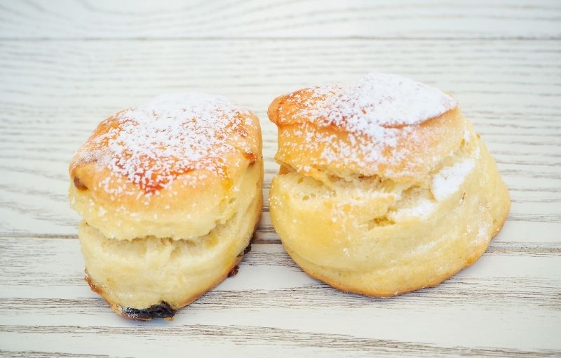 Bakery: Cakes (Baker's)- Plain scones x2 pk