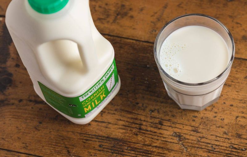 Milk: Semi skimmed 2L (green top) (subscription)