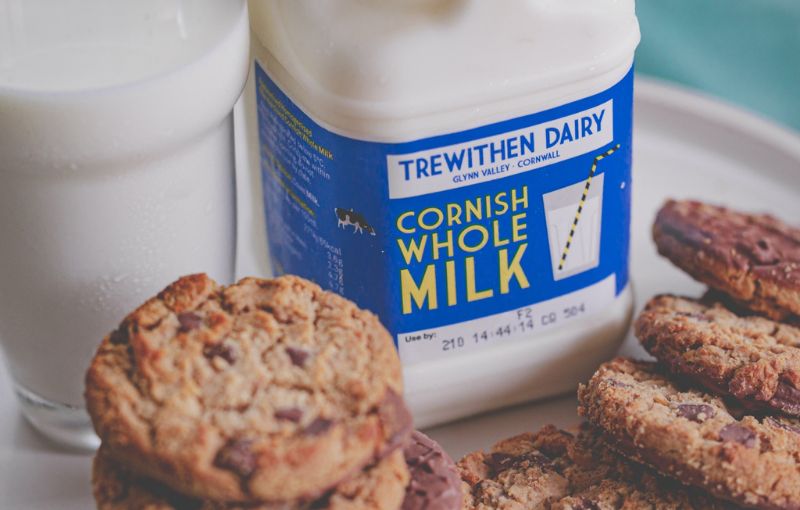 Milk: Skimmed 2L (red top)